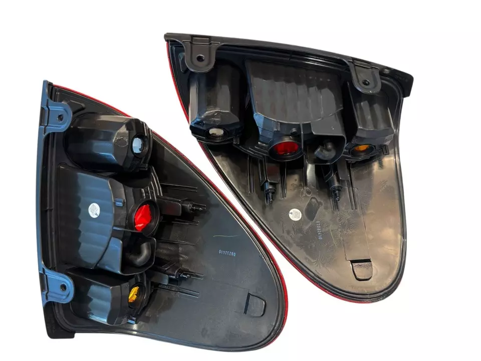 TYC Mitsubishi Triton ML MN Tail Light Rear Lamp Assy 2006-2015 - Image 2