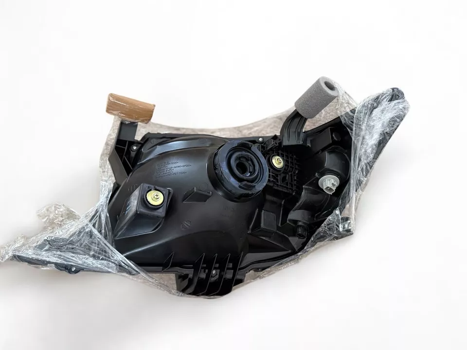 TYC Toyota Hilux 2WD 4WD Ute Head Light Lamp (Chrome) 2011-2015 - Image 2