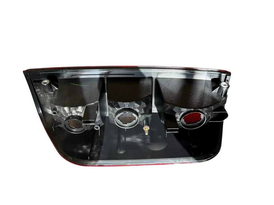 TYC Nissan Navara D40 Tail Light 2005-2014 - Image 2