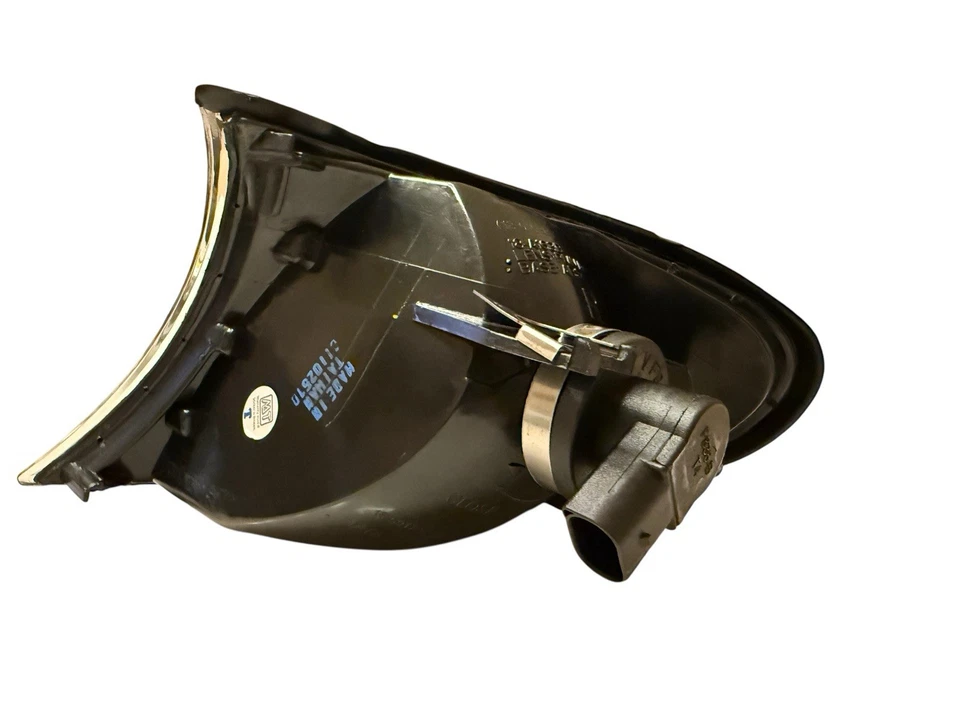TYC BMW 3 Series E46 2001-2005 Corner Light Silver - Image 2