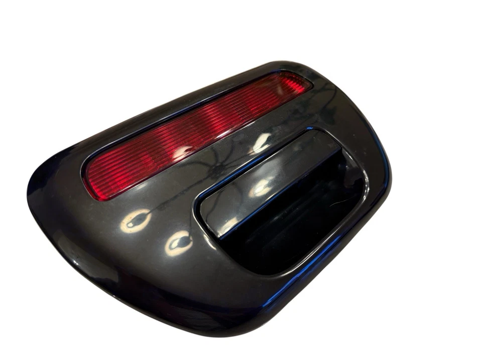 Mitsubishi Triton ML/MN 06-15 Black Tailgate Handle with Cover and Brake Light - Image 2
