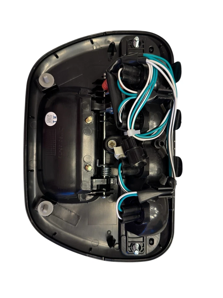 Mitsubishi Triton ML/MN 06-15 Black Tailgate Handle with Cover and Brake Light - Image 3