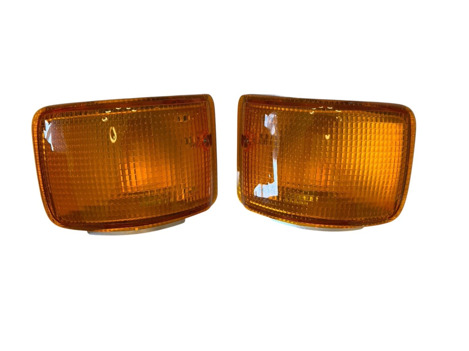 Toyota DYNA BU 95 FA101 1995 - 98 Signal Corner Indicator Side Lamp x Pair