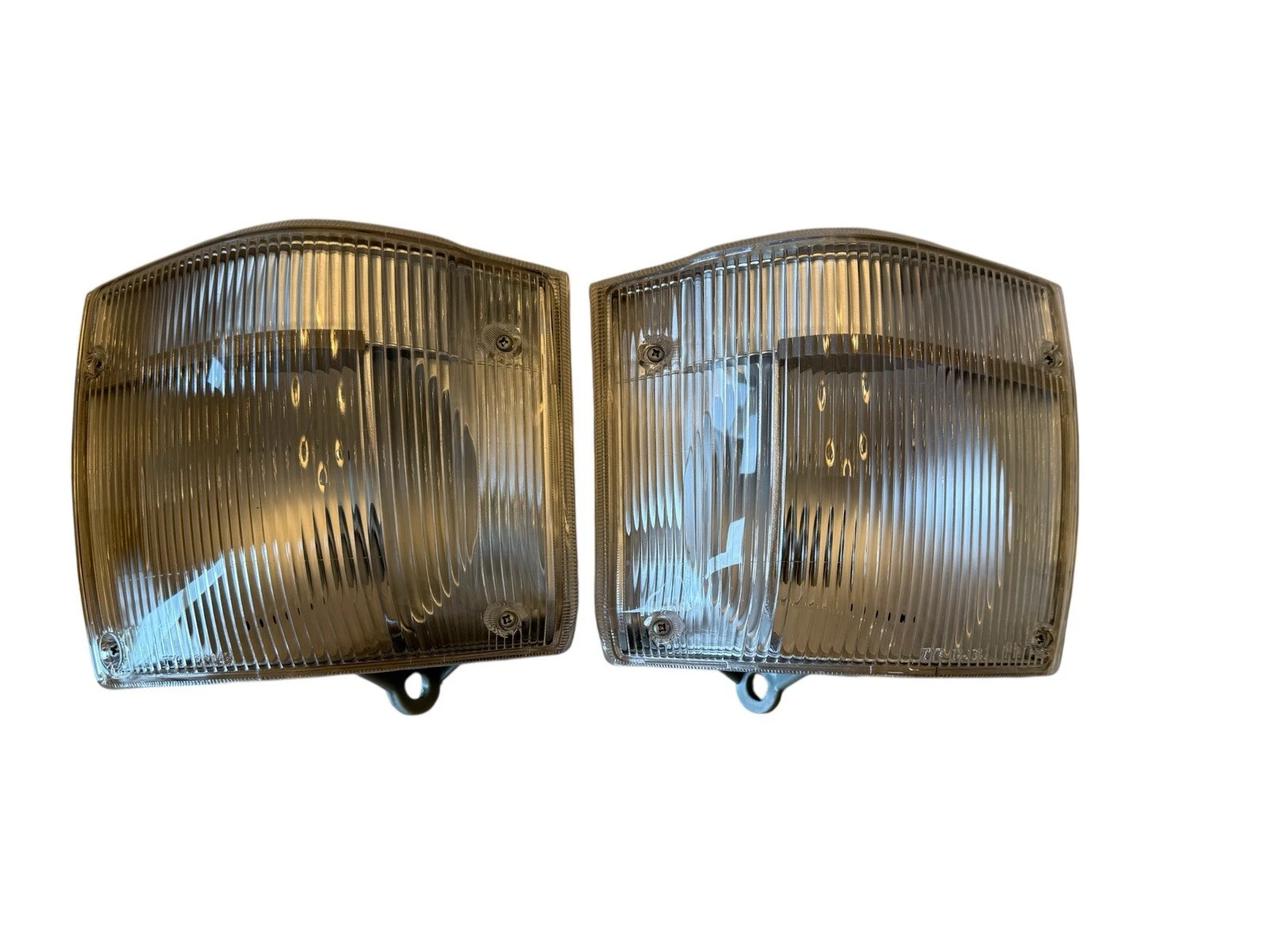 Toyota DYNA BU 95 FA101 1995 -1998 Corner Indicator Lamp Light