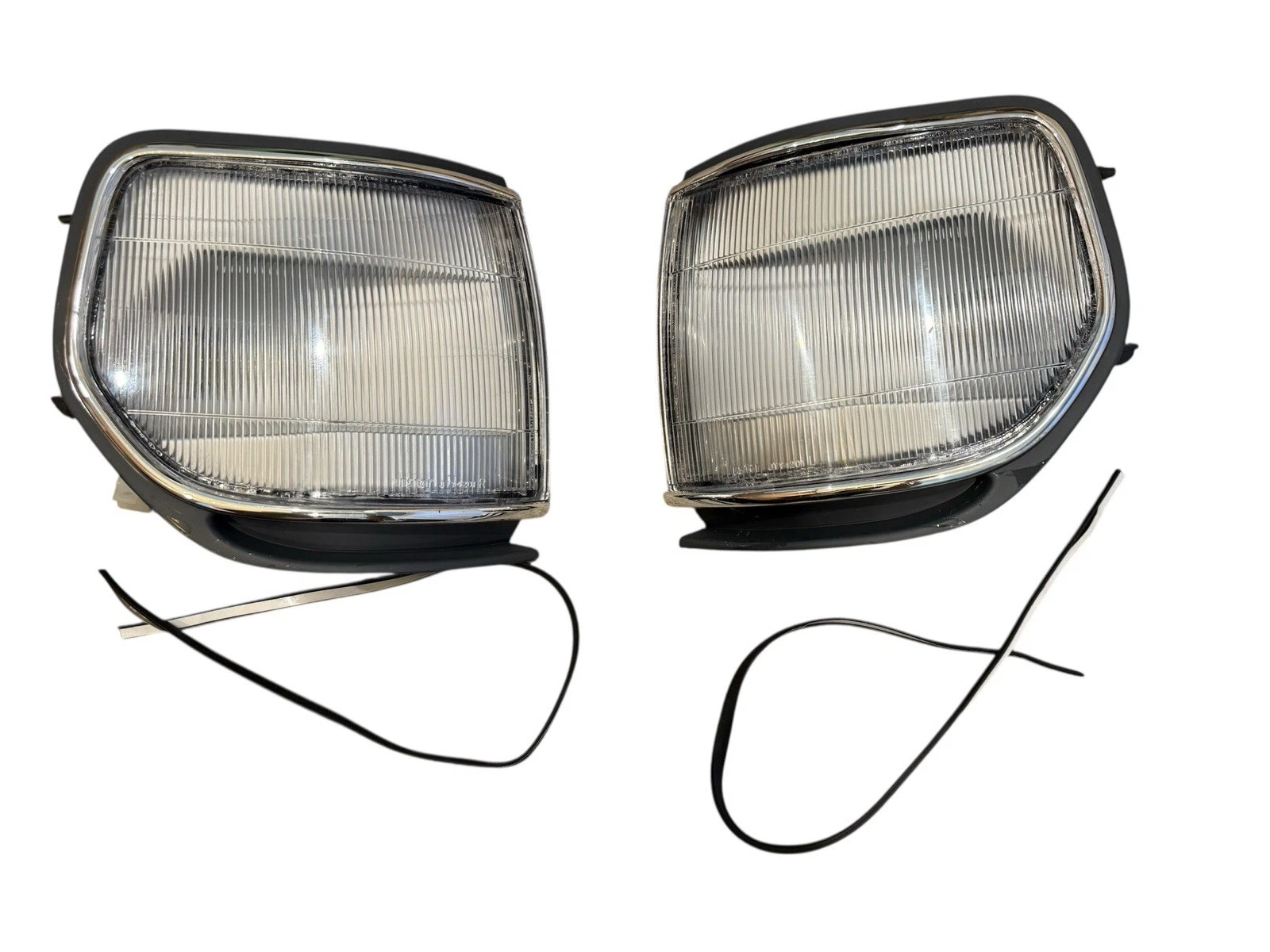 Toyota Landcruiser 80 Series 1990-1997 Park Light