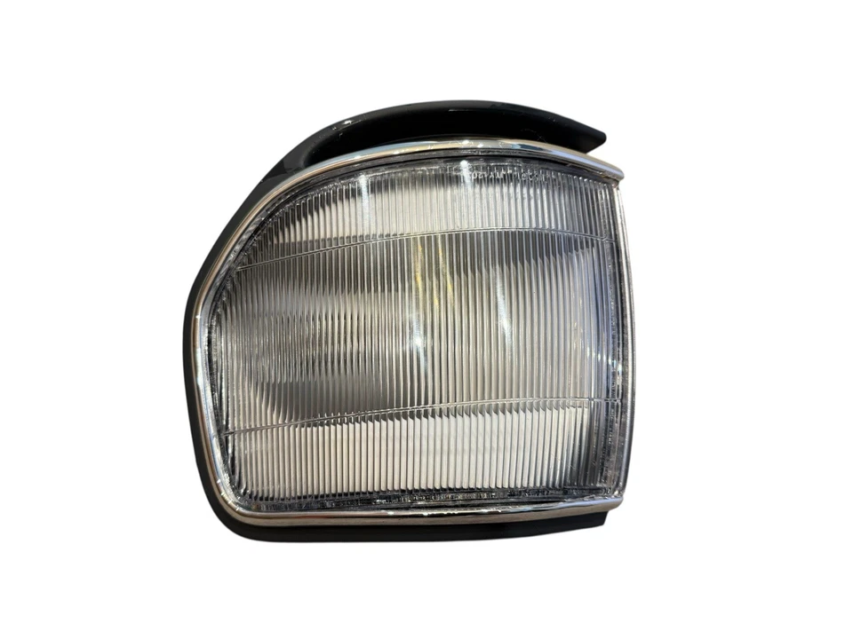 Toyota Landcruiser 80 Series 1990-1997 Park Light - Image 3