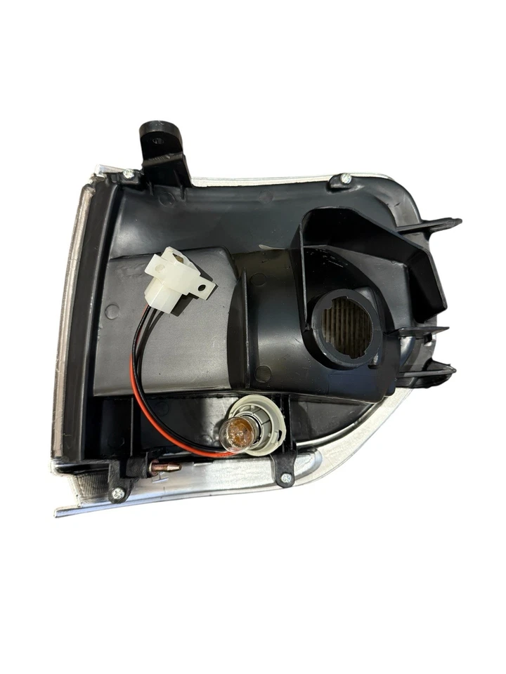 Toyota Landcruiser 80 Series 1990-1997 Park Light - Image 4