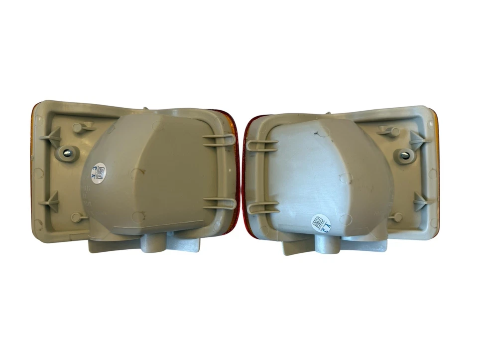 Toyota DYNA BU 95 FA101 1995 - 98 Signal Corner Indicator Side Lamp x Pair - Image 2