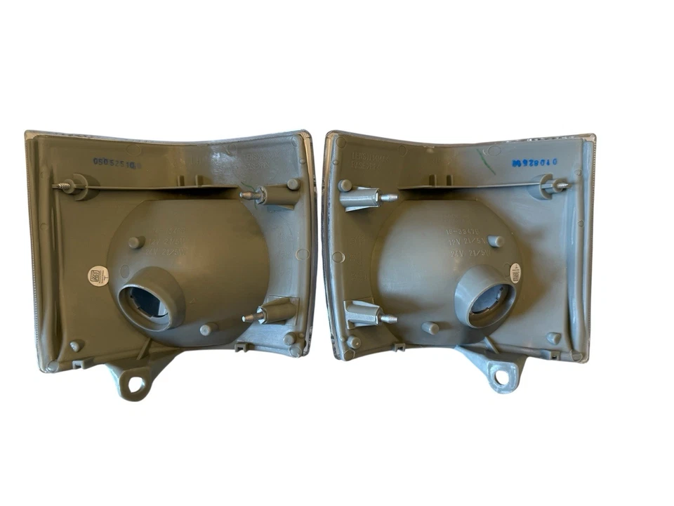 Toyota DYNA BU 95 FA101 1995 -1998 Corner Indicator Lamp Light - Image 2