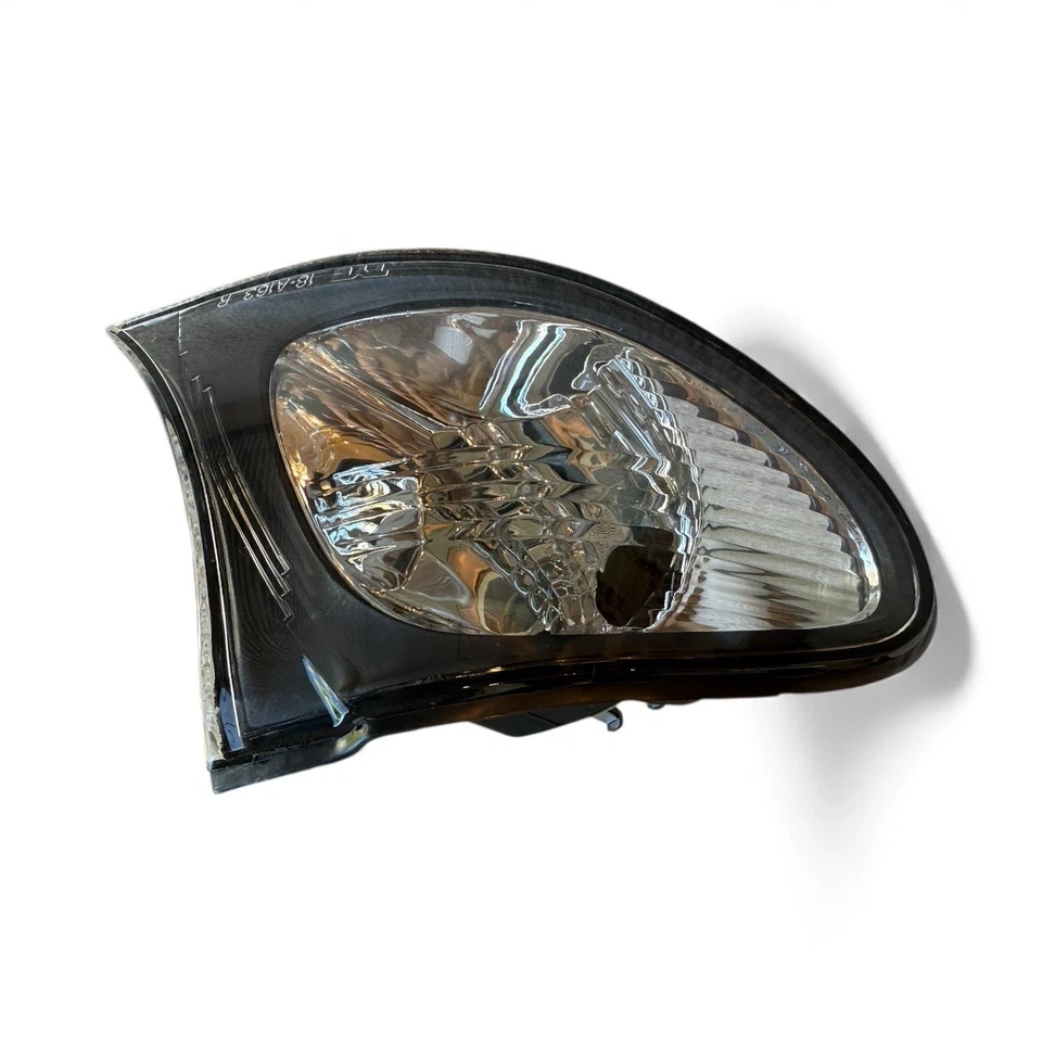 TYC BMW 3 Series E46 2001-2005 Corner Light Indicator Lamp - Image 4