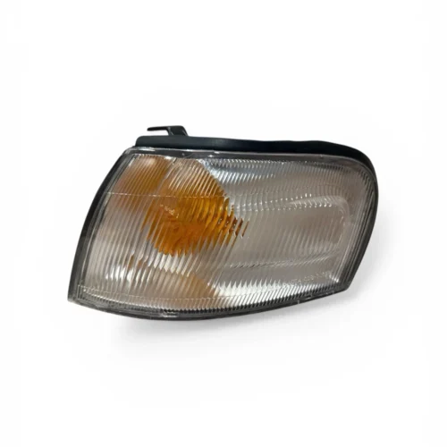 Nissan Sentra B14 Sedan 1994–1997 Corner Light Marker Signal Lamp