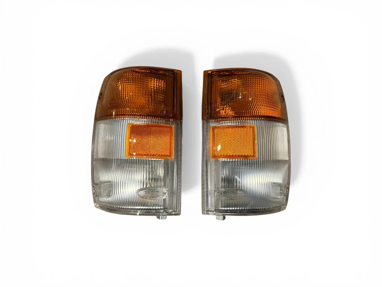 Isuzu Truck N Series NKR/NPR/NPS 1/94-10 Front Indicator Lamp x Pair