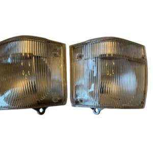 Toyota Dyna BU95 / FA101 (1995–1998) Corner Light