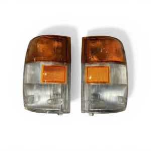 1 Pair of Isuzu Truck N Series NKR/NPR/NPS 1994-2010 Front Indicator Lamps