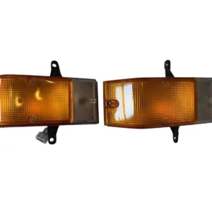 Toyota Dyna BU60 BU85 BU96 1984–1995 Front Corner Indicator Light Lamp x Pair
