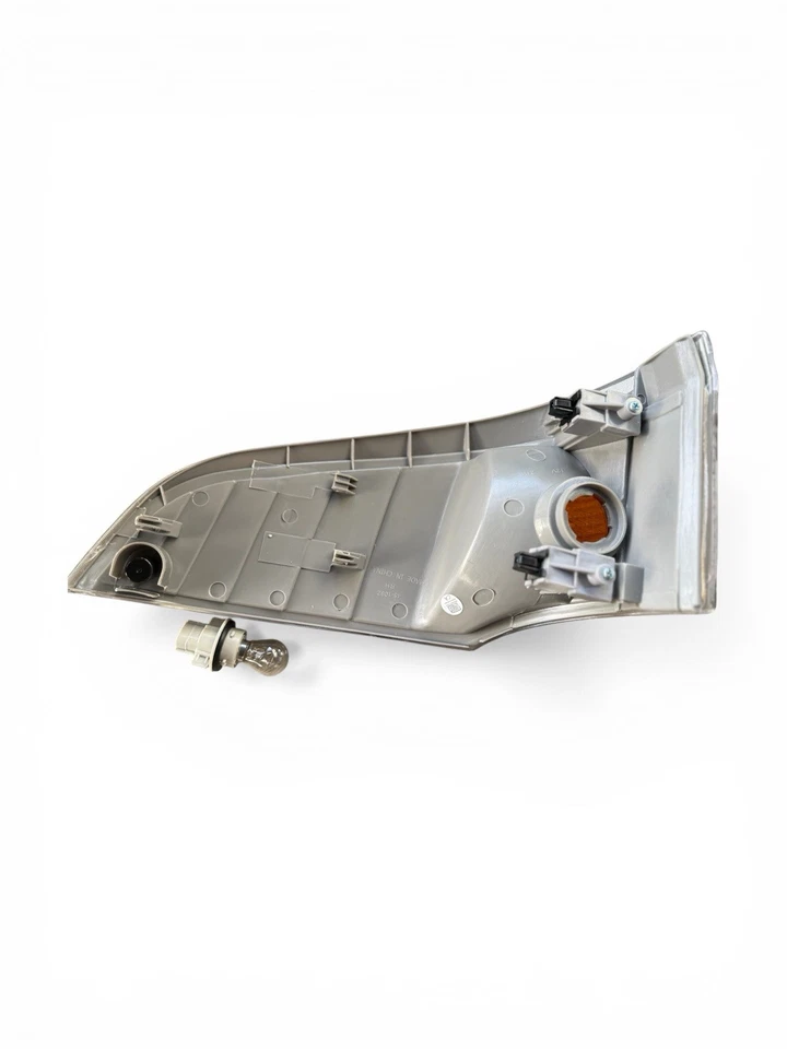Mitsubishi Fuso Canter FE FG 2005-2011 Indicator Light - Image 2