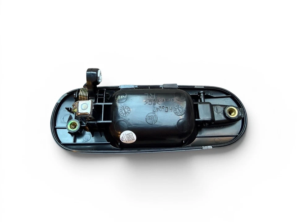 Honda CRV S10 CR-V RD1 1997-2001 Rear Outer Door Handle - Black and Chrome - Image 2