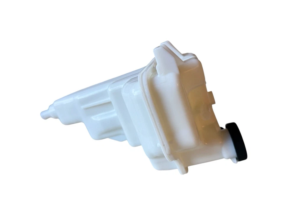 Toyota Hilux GUN126 2.8L Radiator Overflow Bottle Coolant Tank (2015–2020) - Image 3
