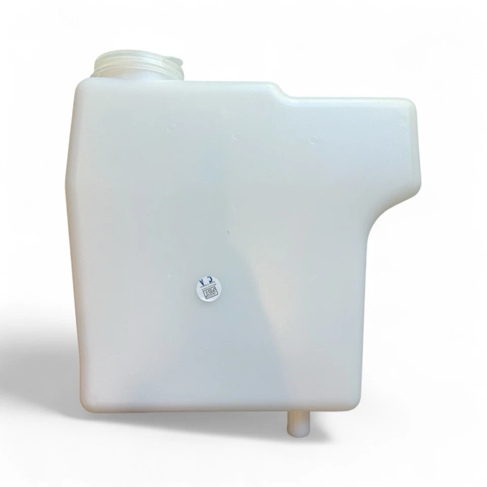 Toyota 4Runner / Hilux Washer Reservoir with Motor 85331-89136 - Image 3