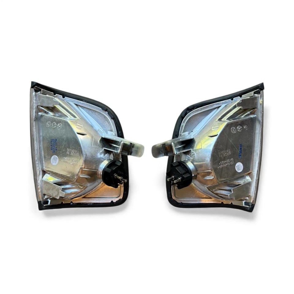 Mercedes Benz E Class W124 1986-1996 Corner Light Indicator Lamp x Pair - Image 2
