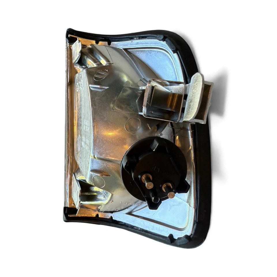 Mercedes Benz E Class W124 1986-1996 Corner Light Indicator Lamp x Pair - Image 4