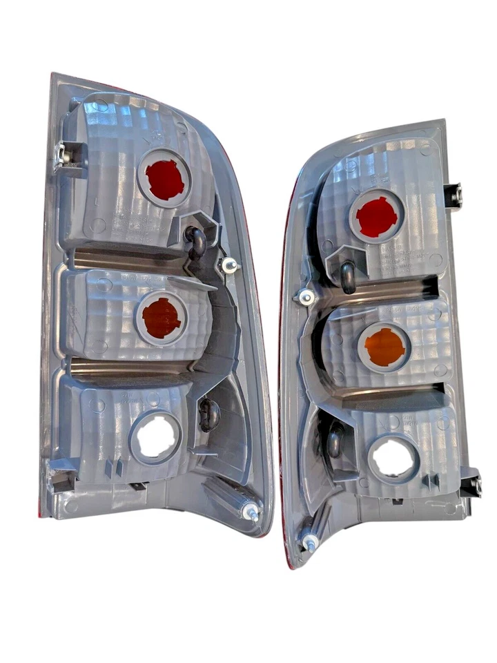 Toyota Hilux 2005–2011 Tail Lights Pair (LH + RH) – 2WD / 4WD - Image 3