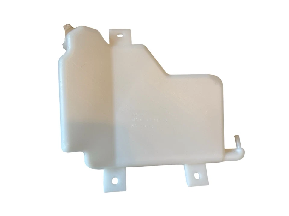 Isuzu NPR / NQR / NMR / NMPR (130HP) 2008–2018 Radiator Overflow Bottle / Coolant Expansion Tank - Image 2