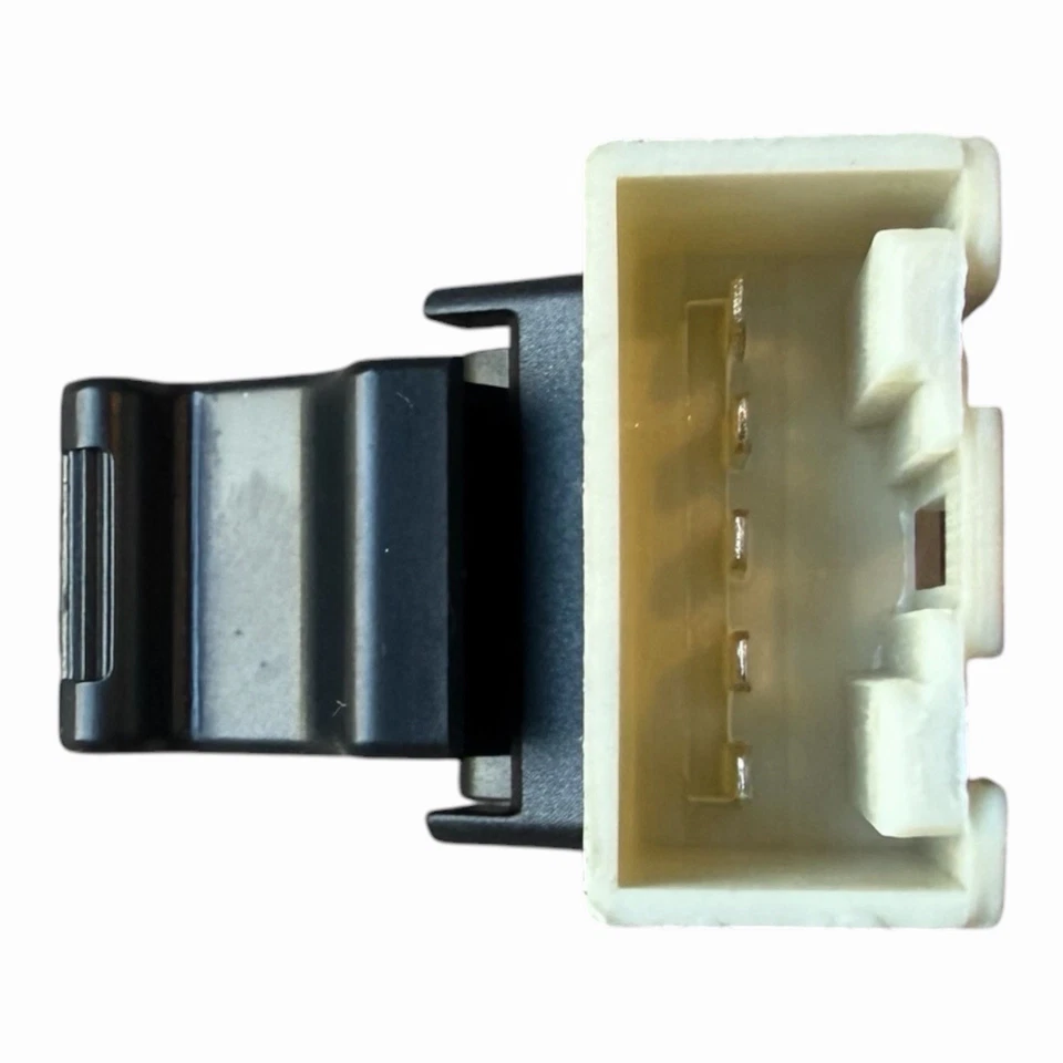 Daihatsu Sirion 84810-87104 Passenger Side Power Window Switch - Image 3