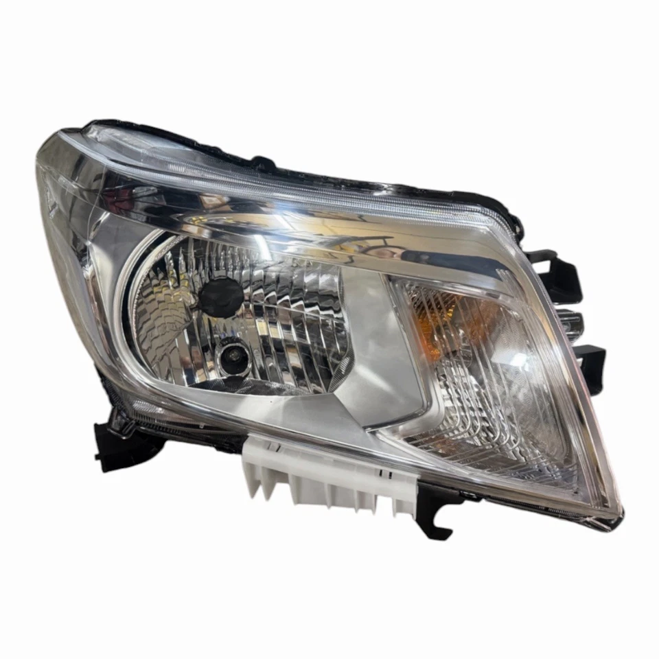 Nissan Navara Ute NP300 D23 2015-2021 Head Light Lamp Halogen - Image 2